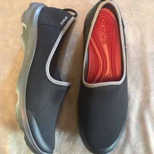 Women’s crocs stretch skimmer